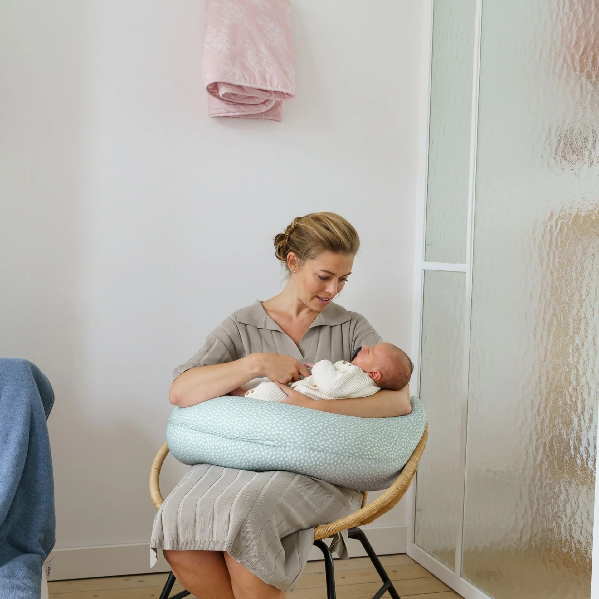 Le coussin de grossesse iconique Buddy doomoo - Image 97